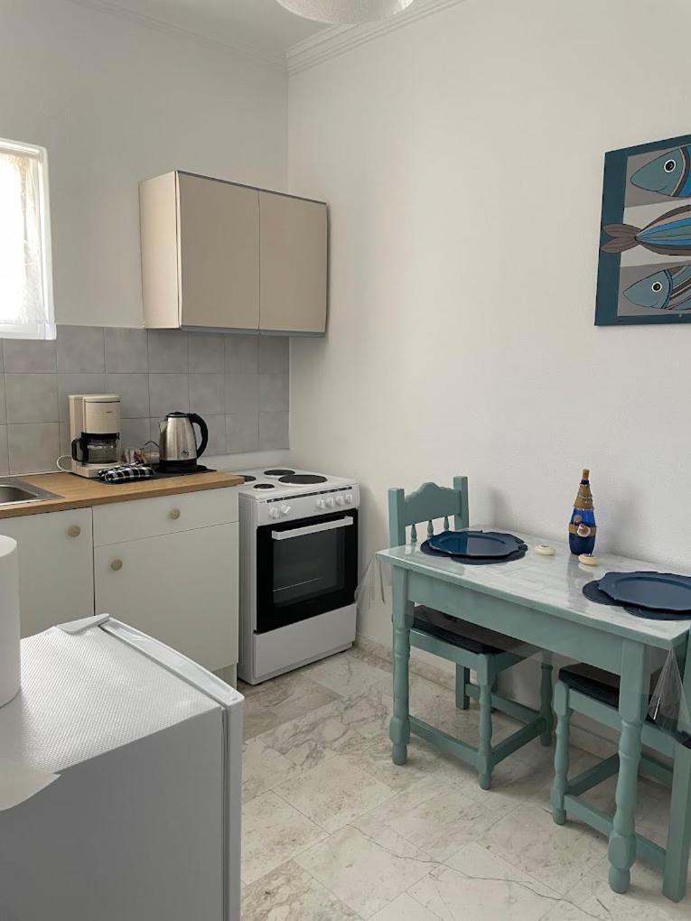 Ilektra Apartments Blue & Red ปลาตาเรีย ภายนอก รูปภาพ