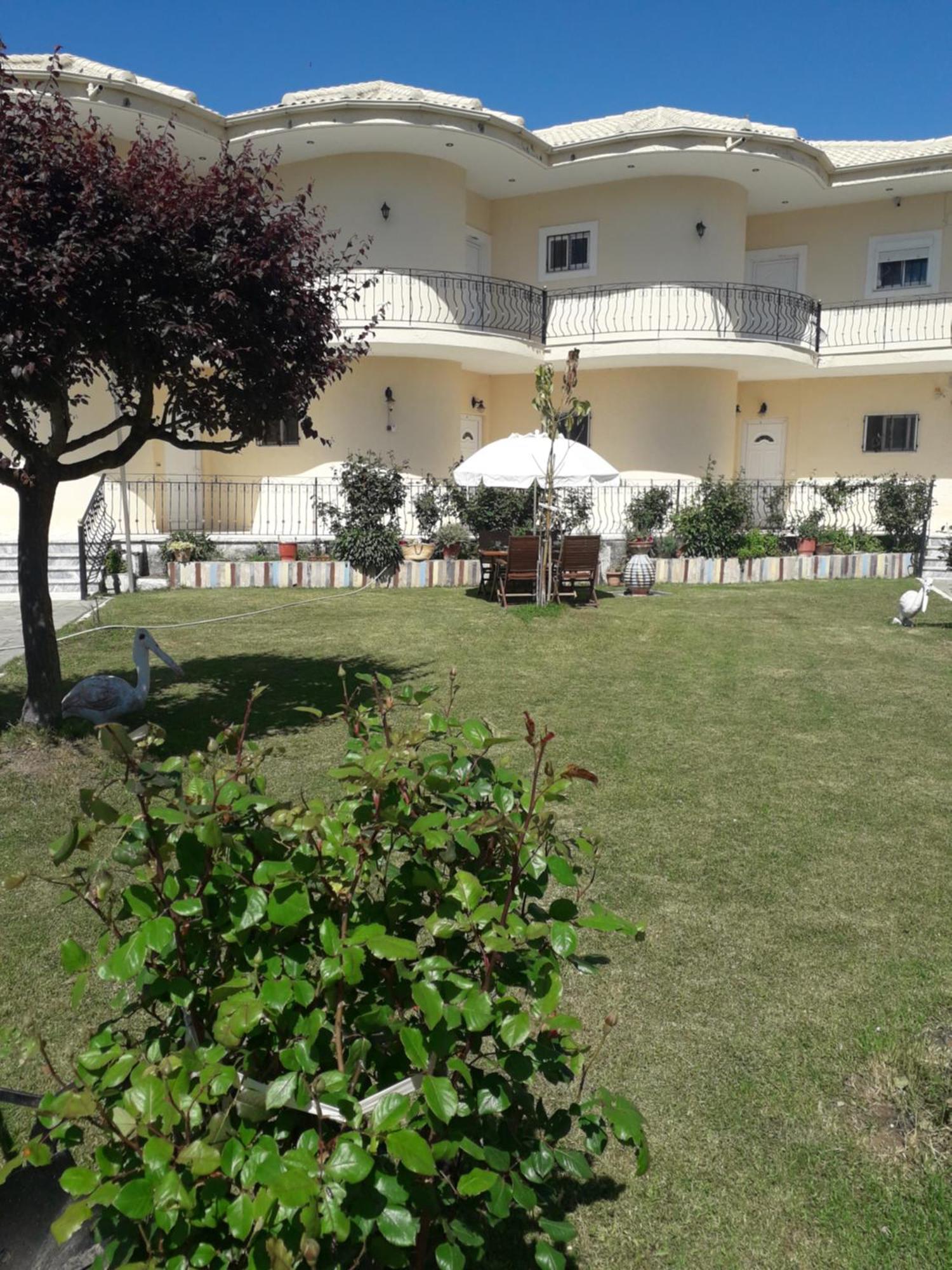 Ilektra Apartments Blue & Red ปลาตาเรีย ภายนอก รูปภาพ